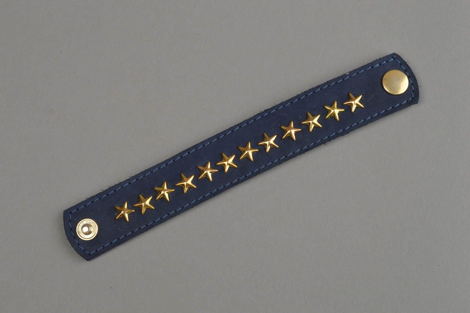 Синий кожаный браслет со звездами хенд мейд оригинальный широкий авторский  фото 8
