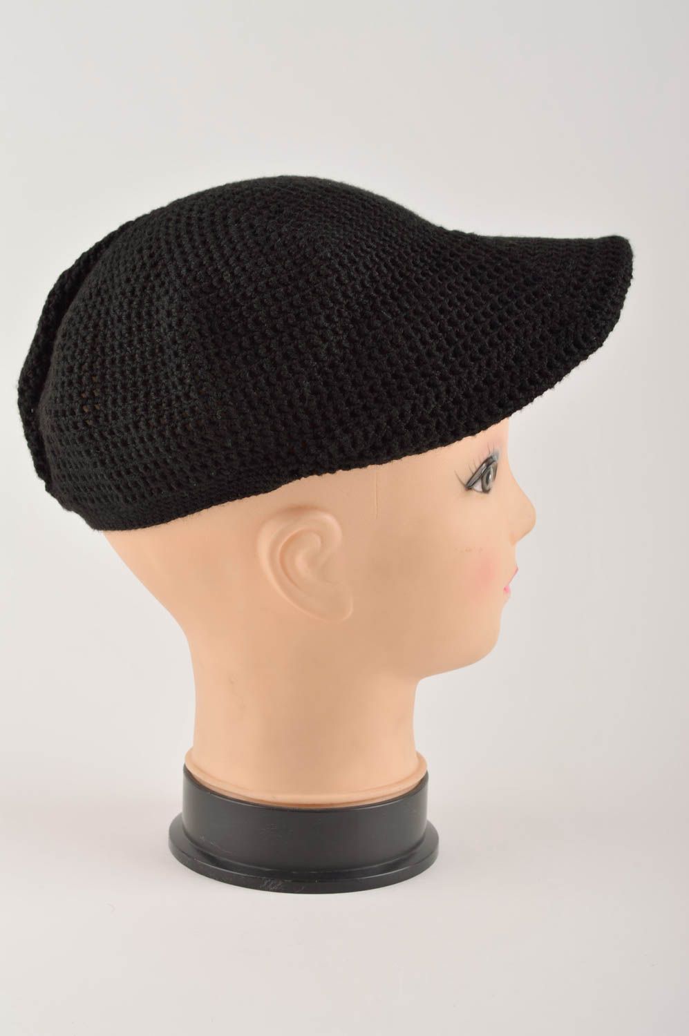 Handgehäkelte Mütze modisches Accessoire Mütze für Frauen schwarze Mütze   foto 4