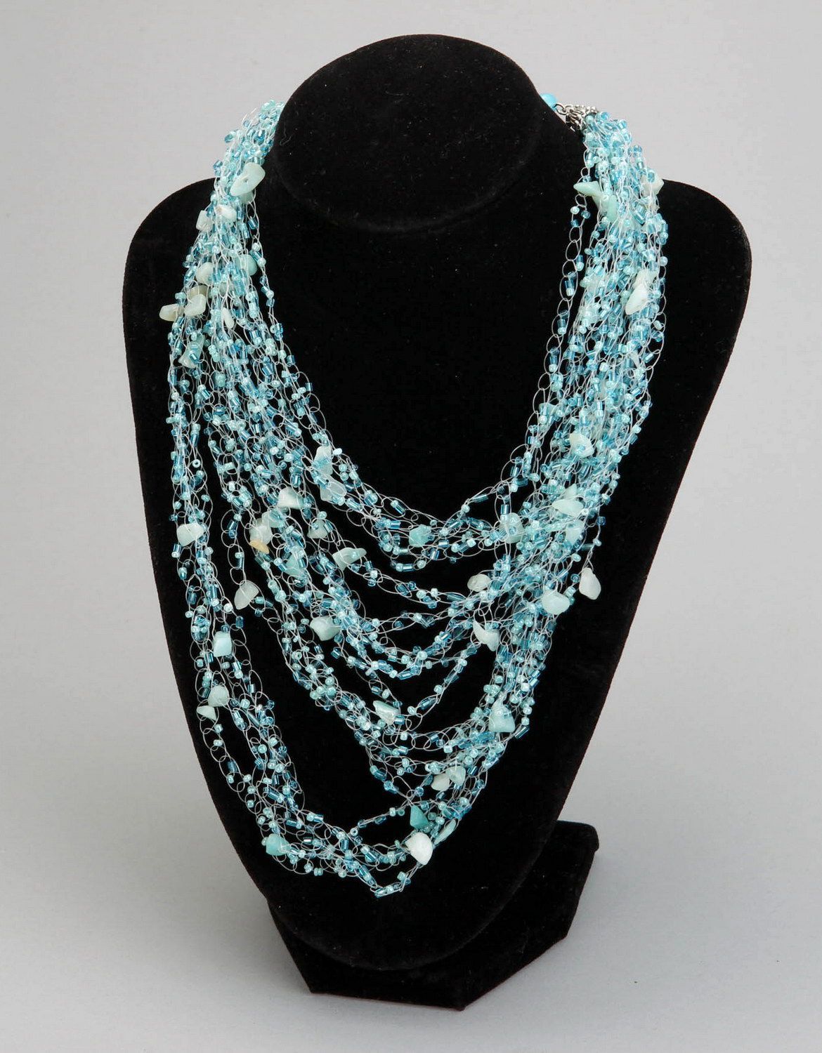 Necklace made of aquamarine fragments photo 3