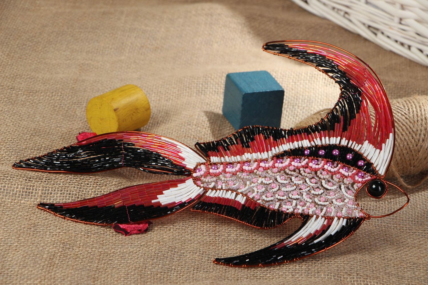 Декоративный элемент из бисера ручной работы Рыбка фото 5