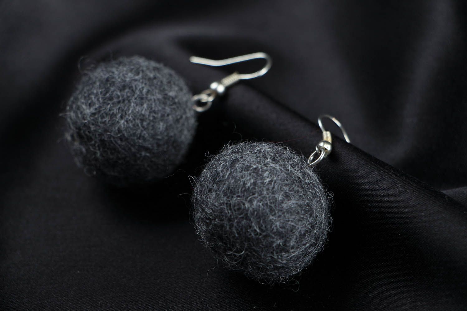 Earrings made of wool using felting technique   photo 2