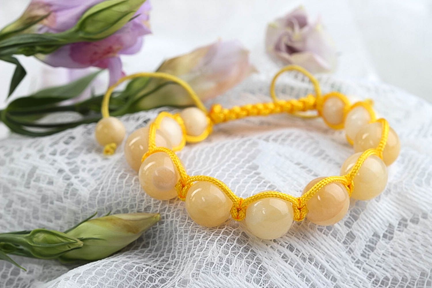 Bracelet jaune Bijou fait main en calcite et cordon design Cadeau pour femme photo 1
