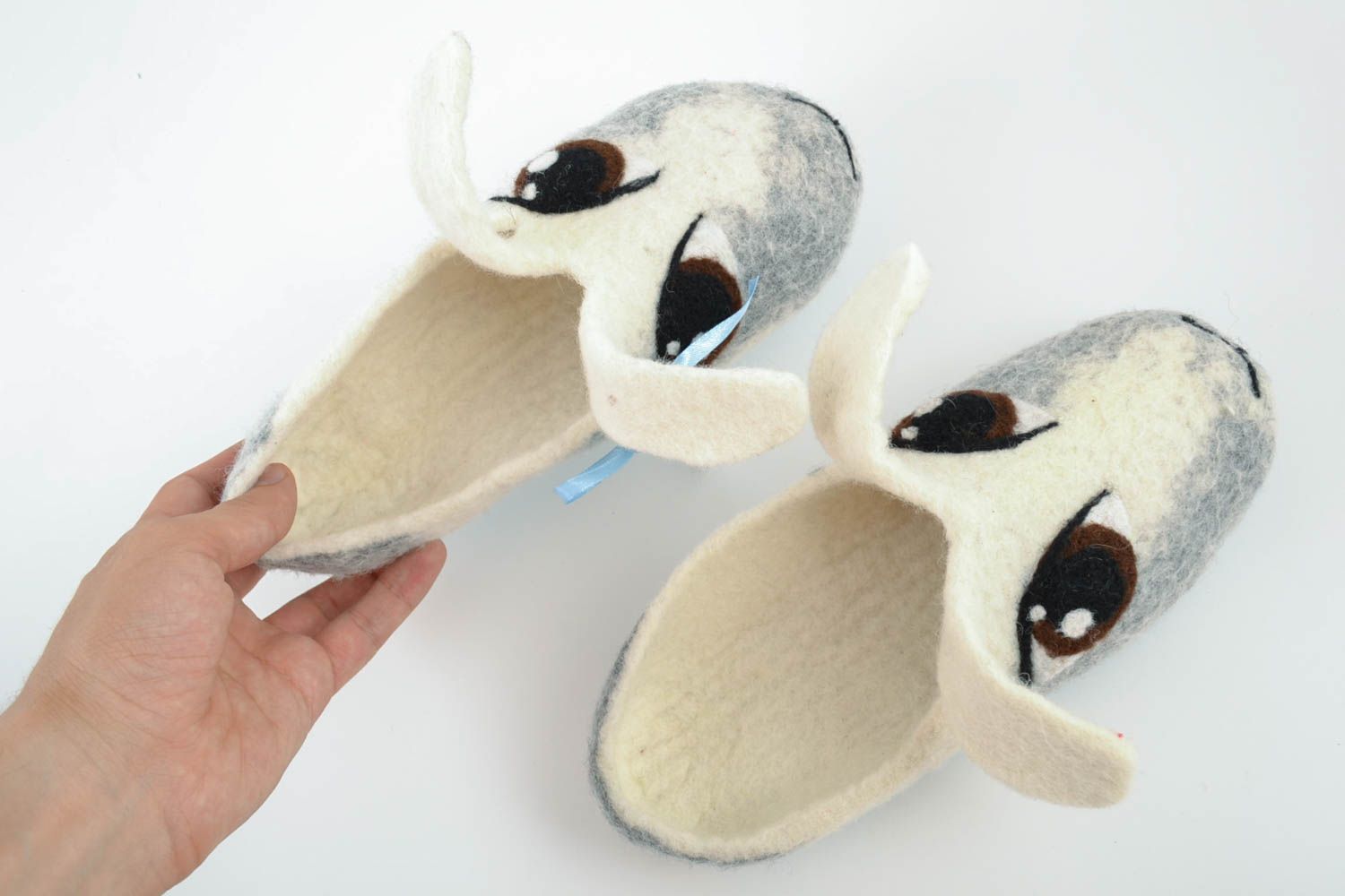 Beautiful handmade women's felted wool house shoes in the shape of sheep muzzles photo 5