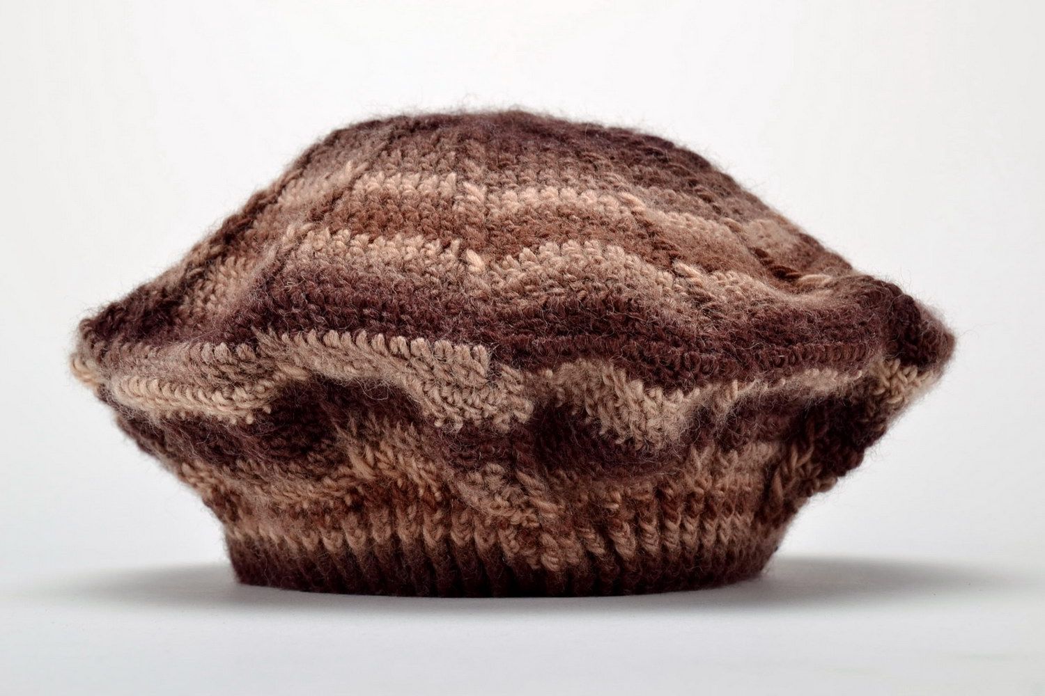 Knitted beret Striped photo 1
