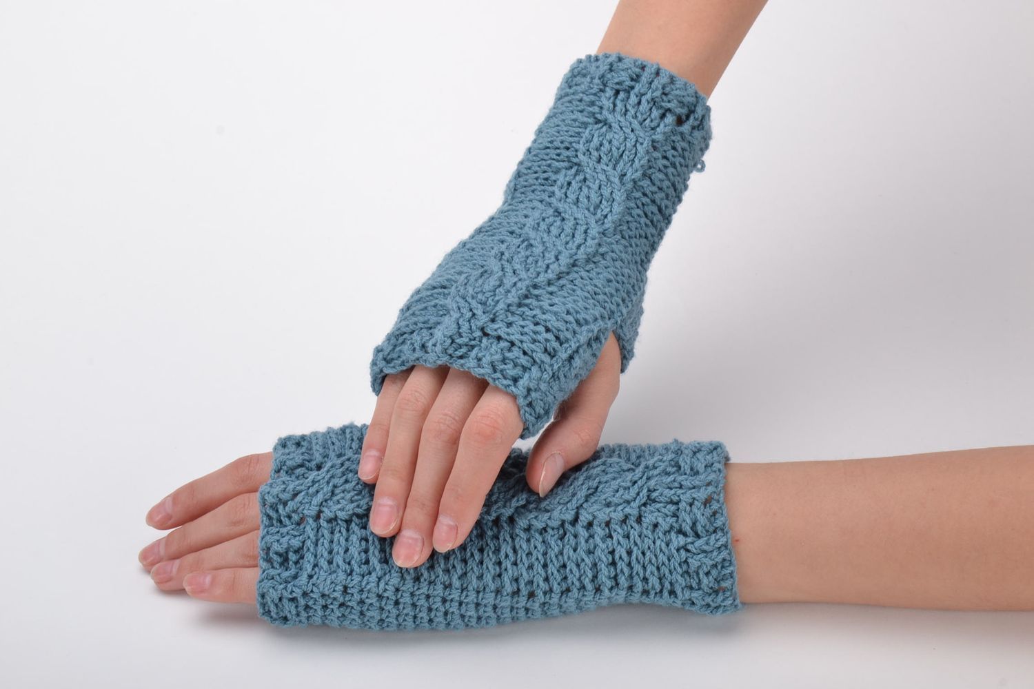Crochet warm mittens photo 3
