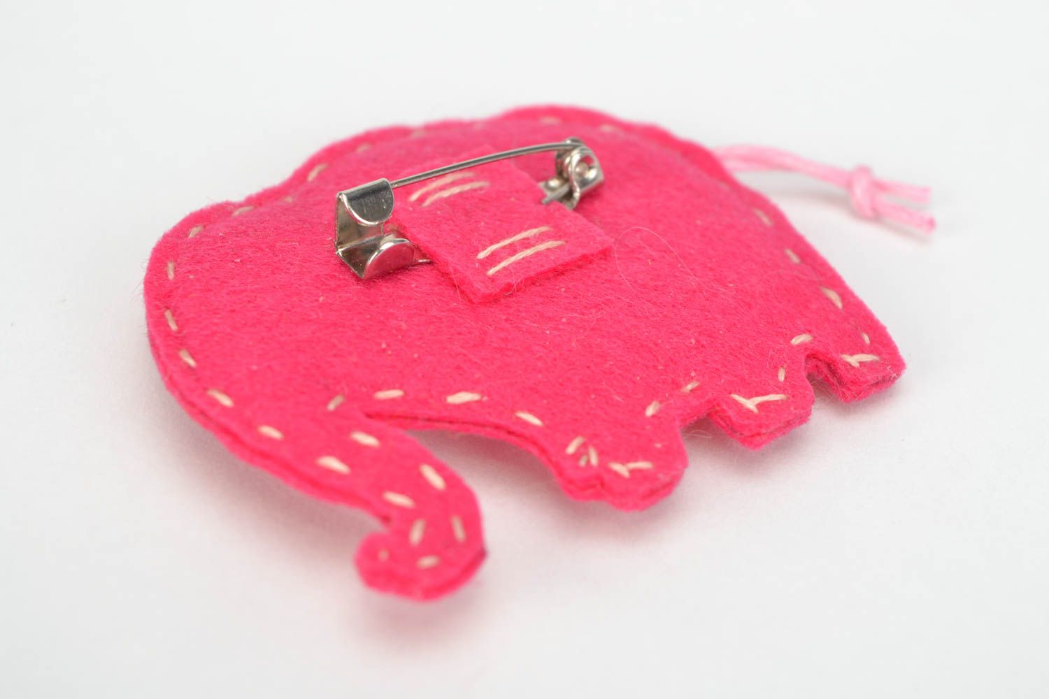 Broche de fieltro artesanal con forma de elefante rosado bonito vistoso foto 4