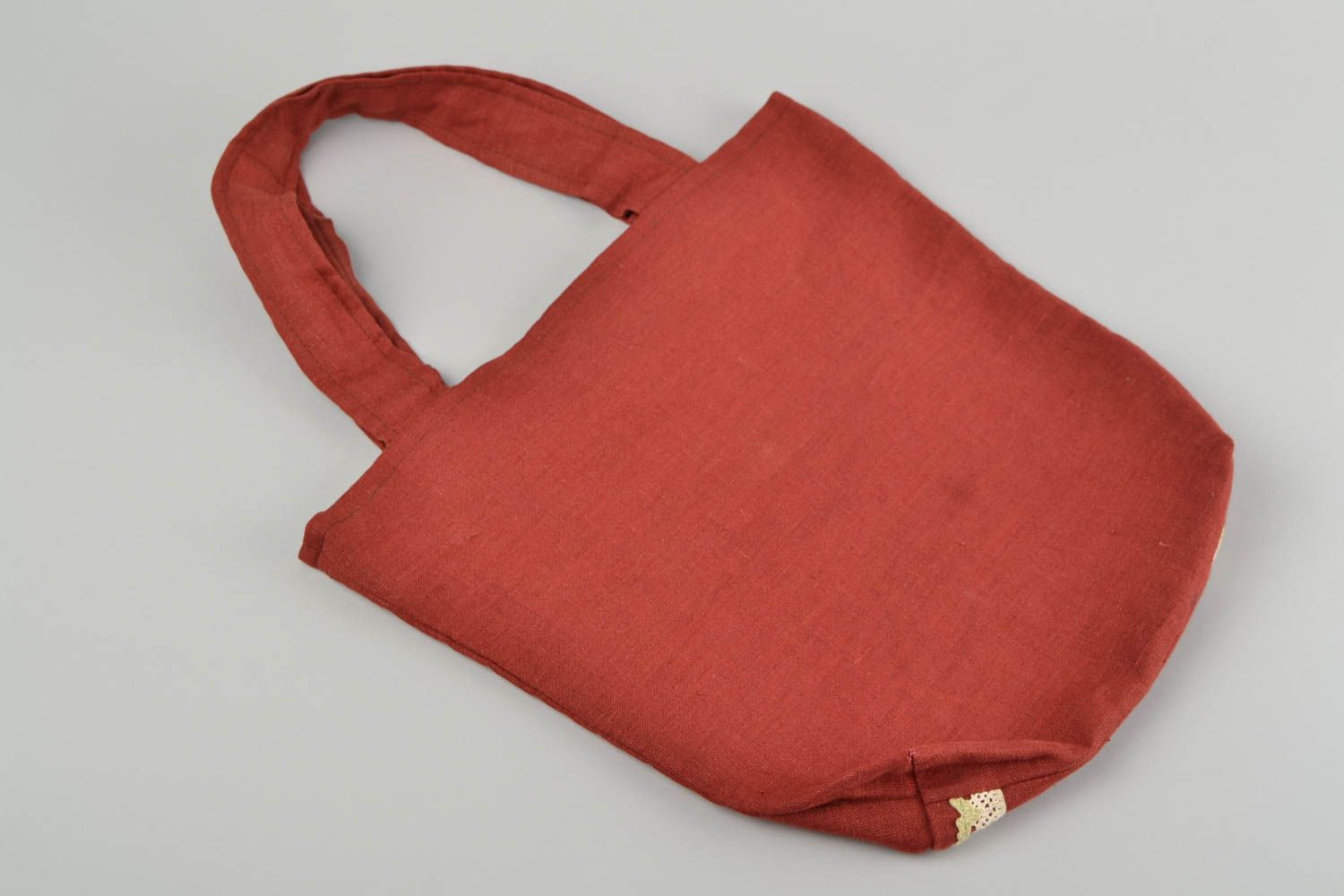 Handmade women's linen fabric red bag with lace and ornamented insert Provence photo 3