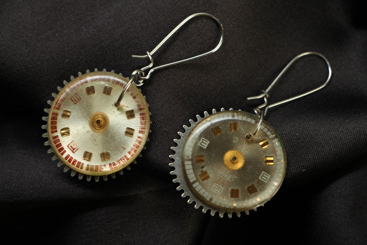 Steampunk metal earrings photo 1