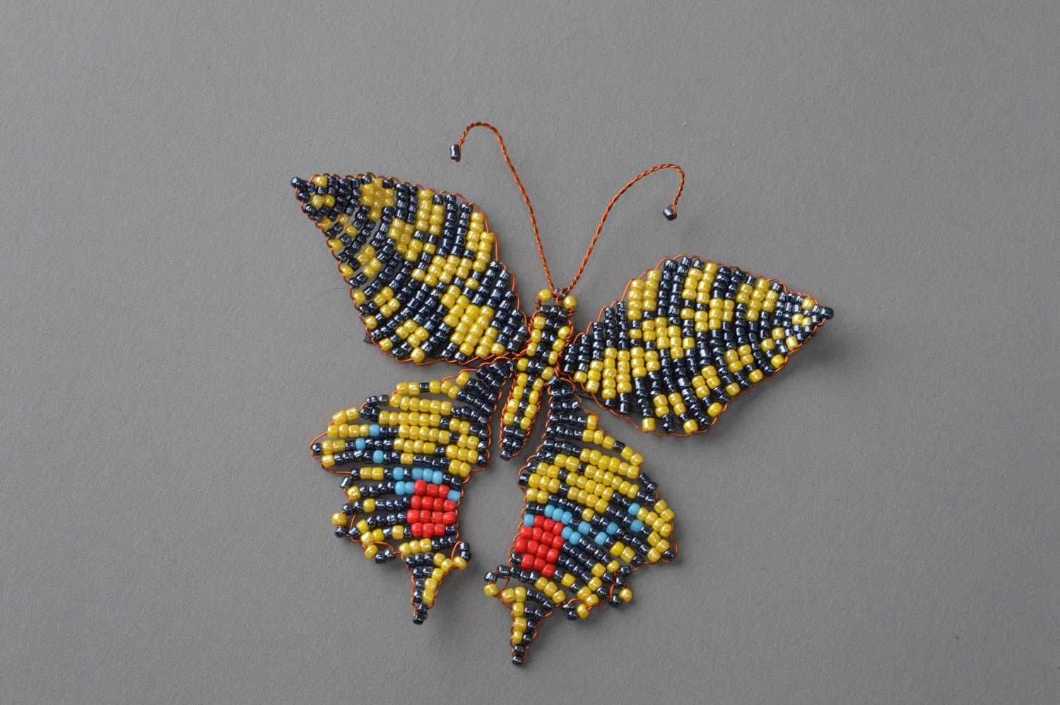 Magnet papillon multicolore en perles de rocaille fait main décor pour cuisine photo 2