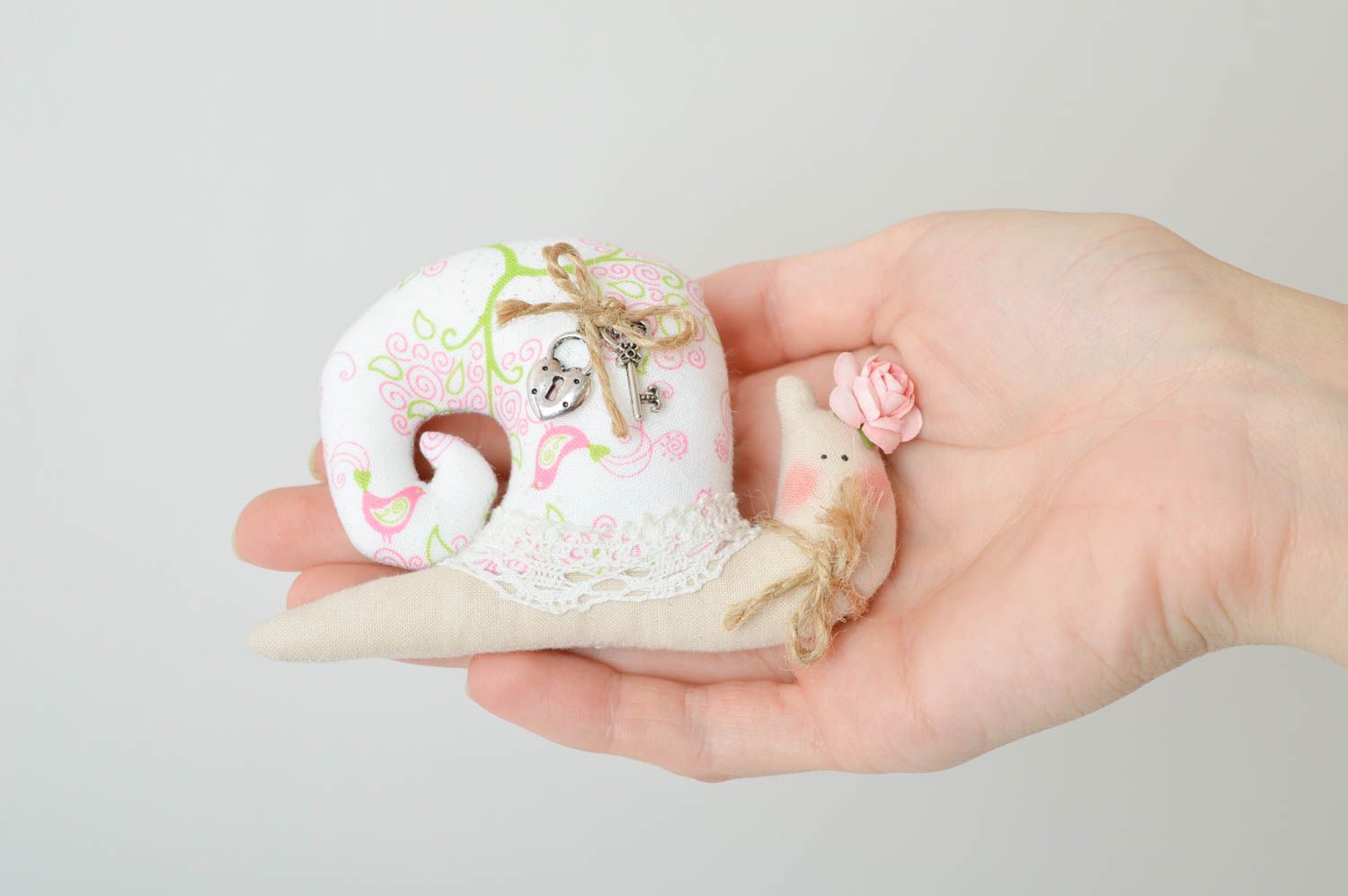Jouet escargot fait main Peluche en tissu Cadeau original Déco maison en coton photo 5