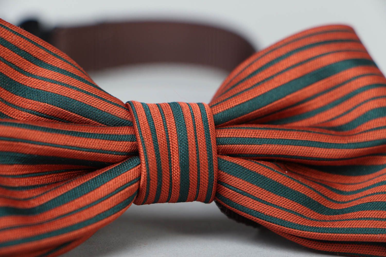 Striped fabric bow tie photo 3