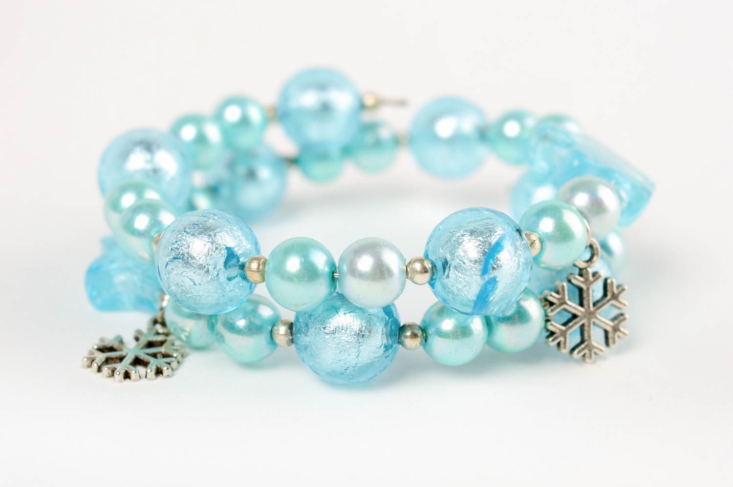 Handmade blue bracelet made of Venetian glass and ceramic pearls photo 4