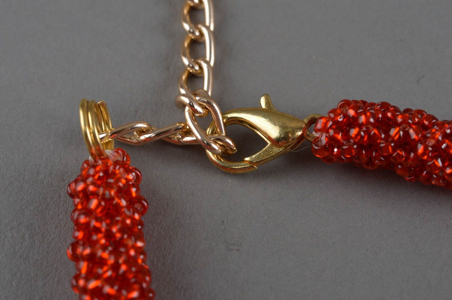 Collier rouge en perles de rocaille fait main tressé élégant bijou de soirée photo 4