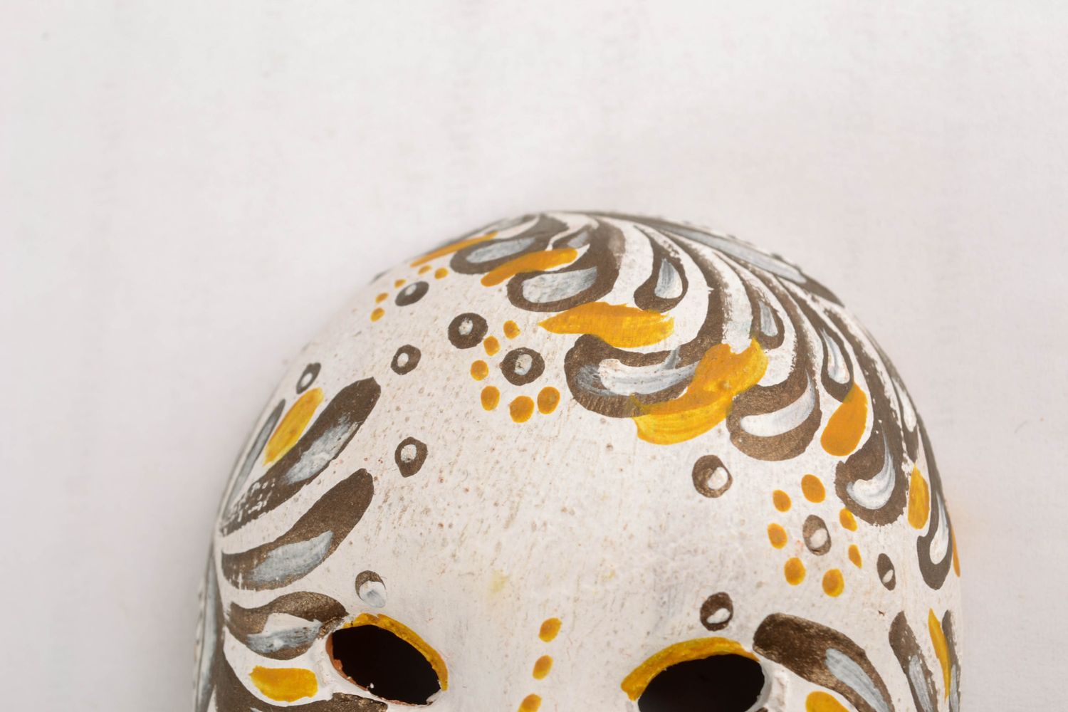 Магнит на холодильник в виде карнавальной маски ручная работа фото 4