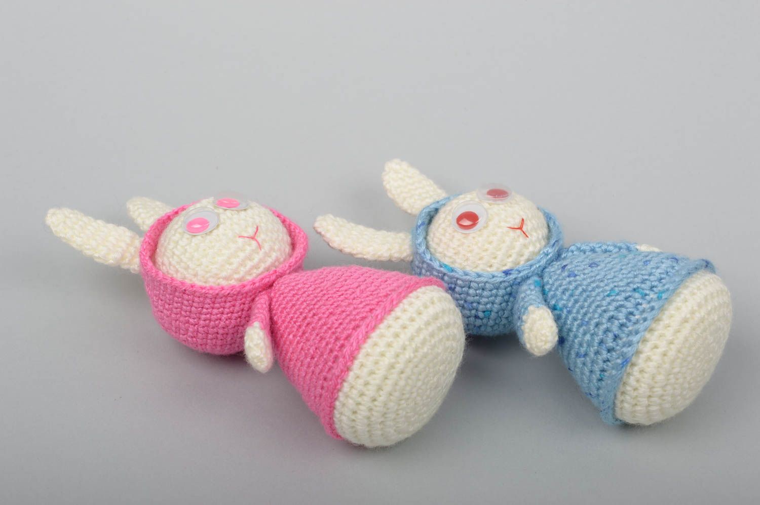 Peluches lapins faites main Jouets tricotés au crochet 2 pièces Cadeau femme photo 2