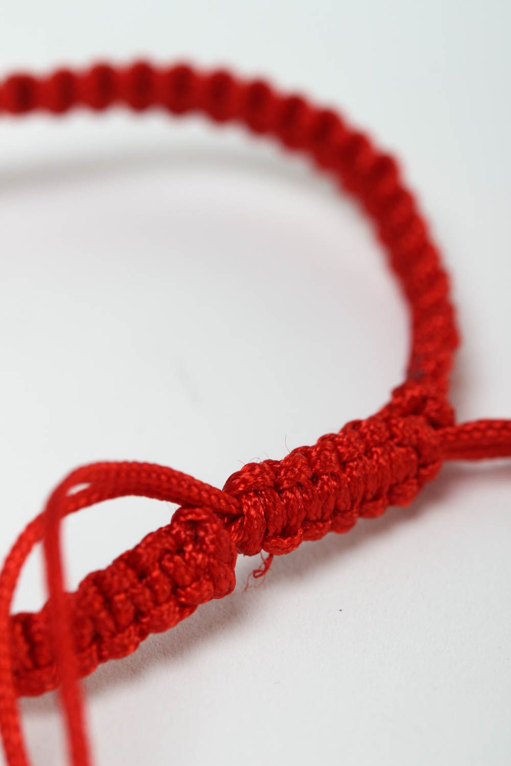 Bracelet textile Bijou fait main fils rouges Accessoire femme original photo 4