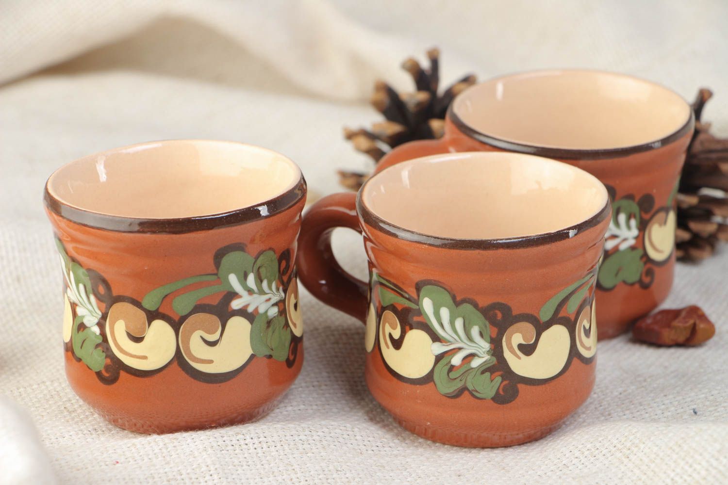Handmade bemalte Kaffeetassen aus Ton Set 3 Stück 70 ml braun mit Muster Öko Geschirr foto 1