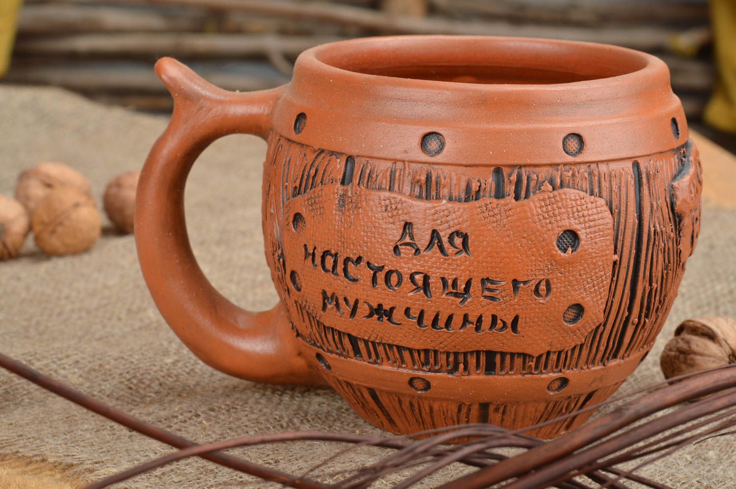 Jarra de cerveza hecha a mano cerámica de arcilla roja con inscripción 600 ml foto 1
