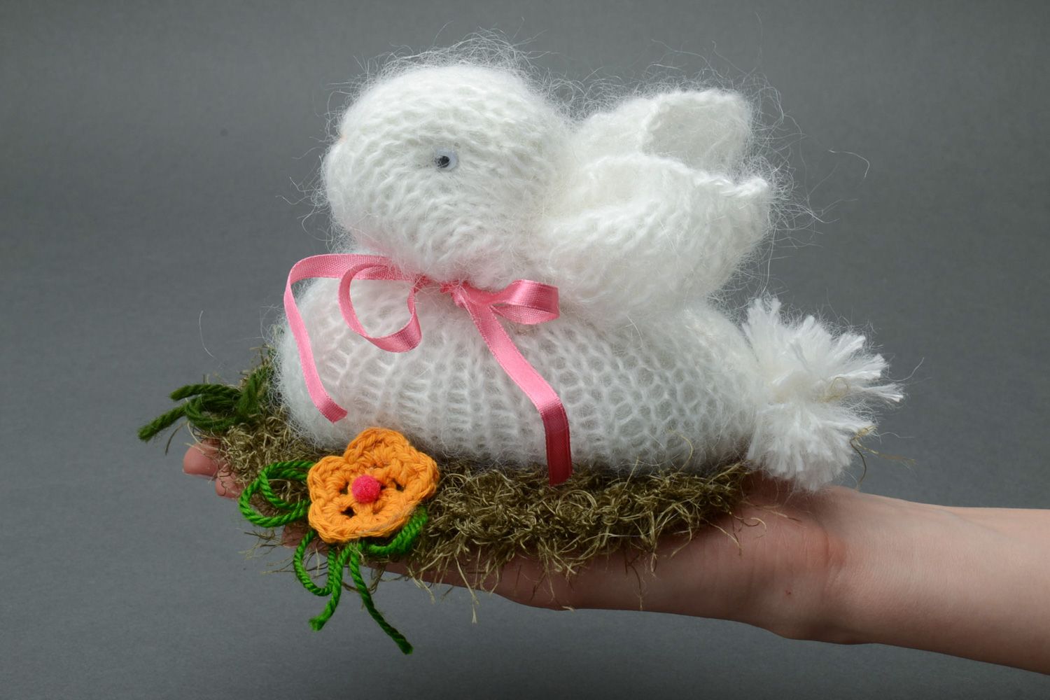 Jouet mou tricoté au crochet blanc fait main décoratif Lièvre de Pâques photo 5