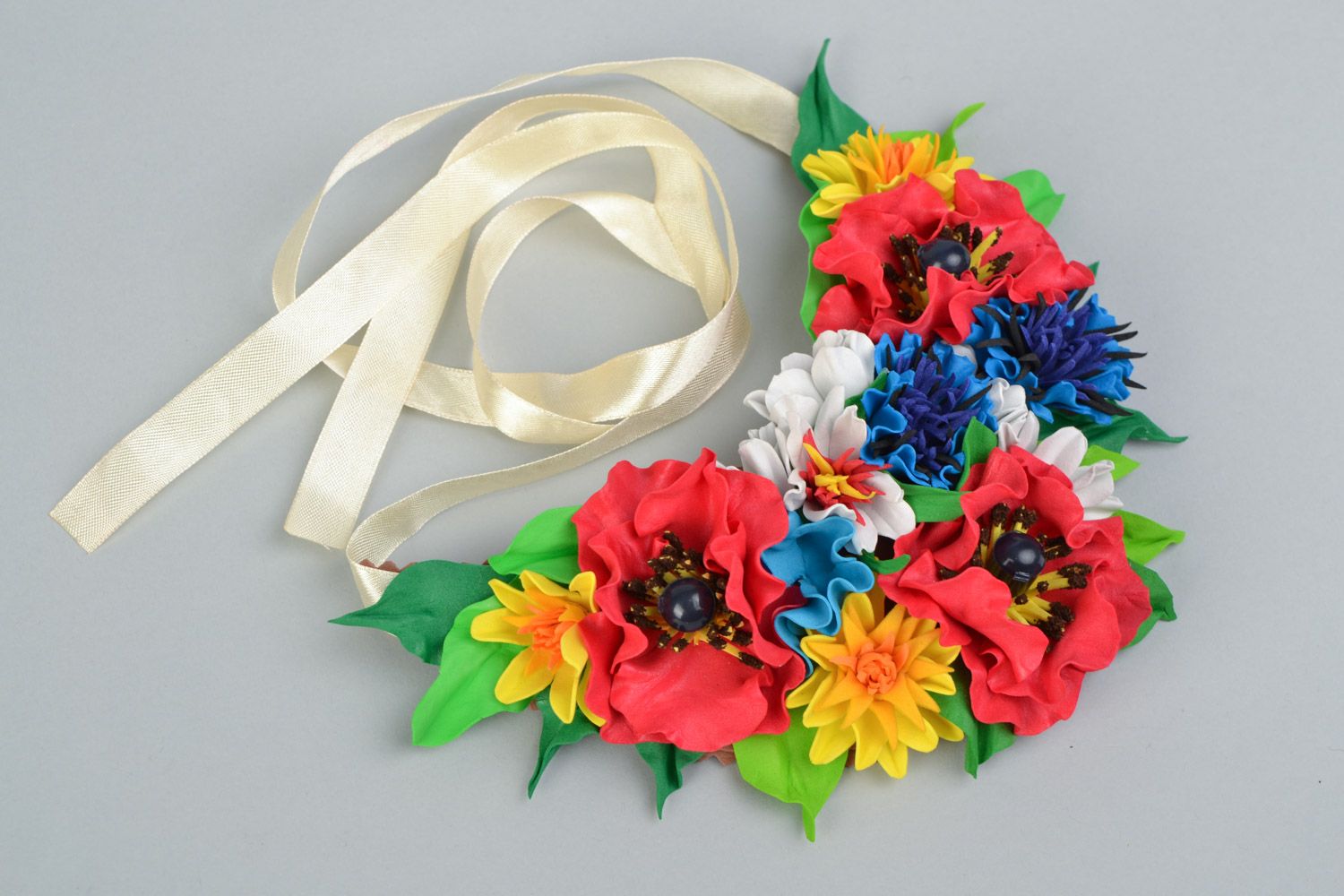 Buntes künstlerisches feierliches handmade Collier aus Leder mit Blumen für Frau foto 3