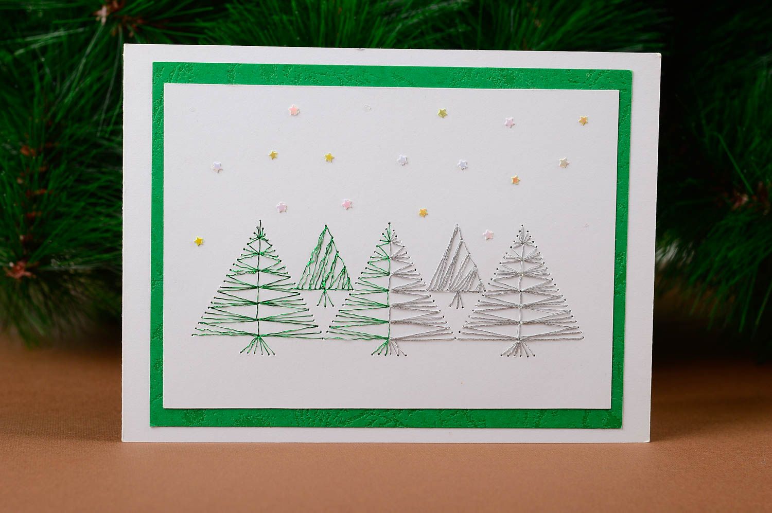 Tarjeta artesanal blanca con árboles postale para felicitar regalo original foto 1