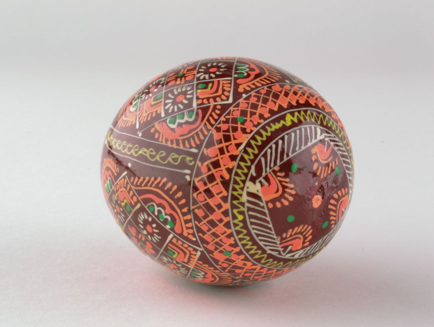 Wooden egg painted with enamel photo 5