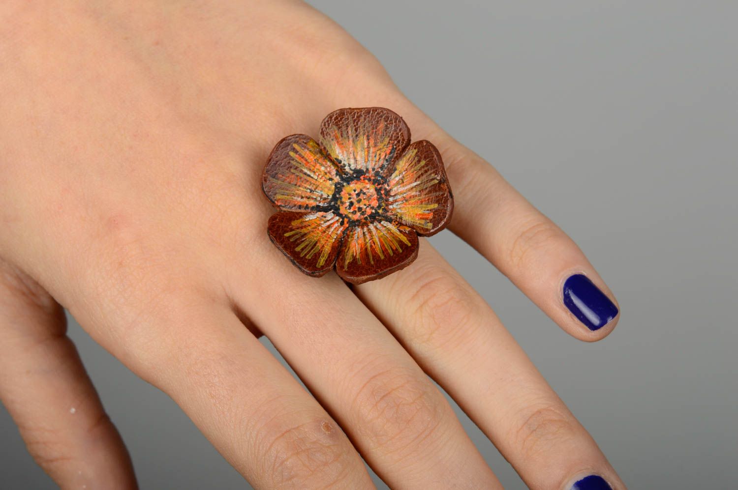 Handmade Damen Ring Geschenk für Frau schöner Damenring Schmuck aus Leder  foto 2
