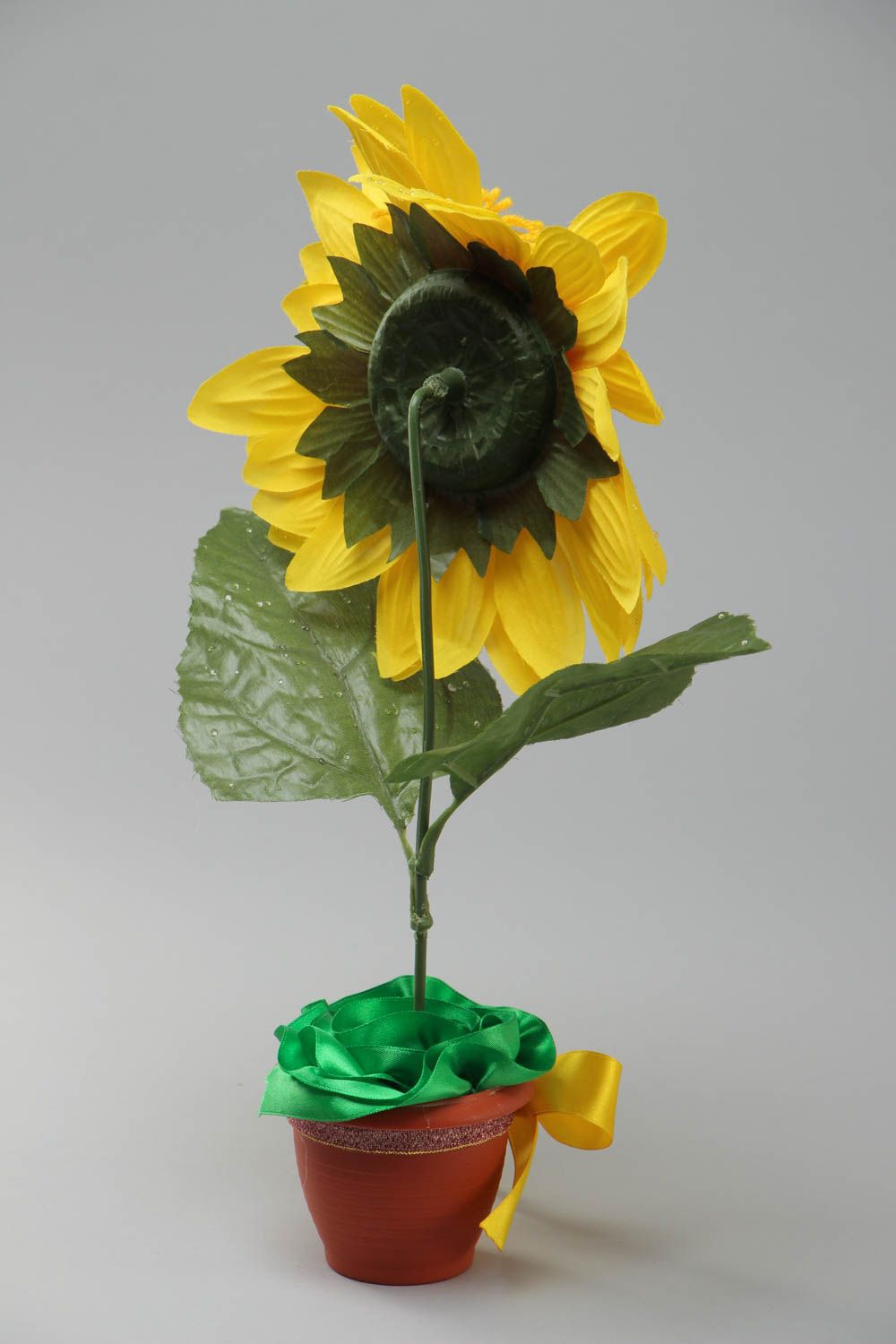 Мягкий цветок в горшке в чулочной технике для декора детской комнаты ручная работа фото 4