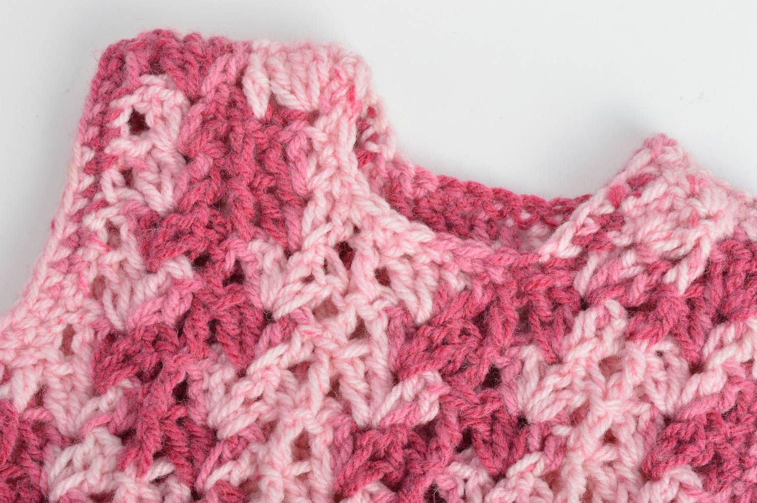 Tunique tricotée en mi-laine au crochet rose pour enfant vêtement fait main photo 4