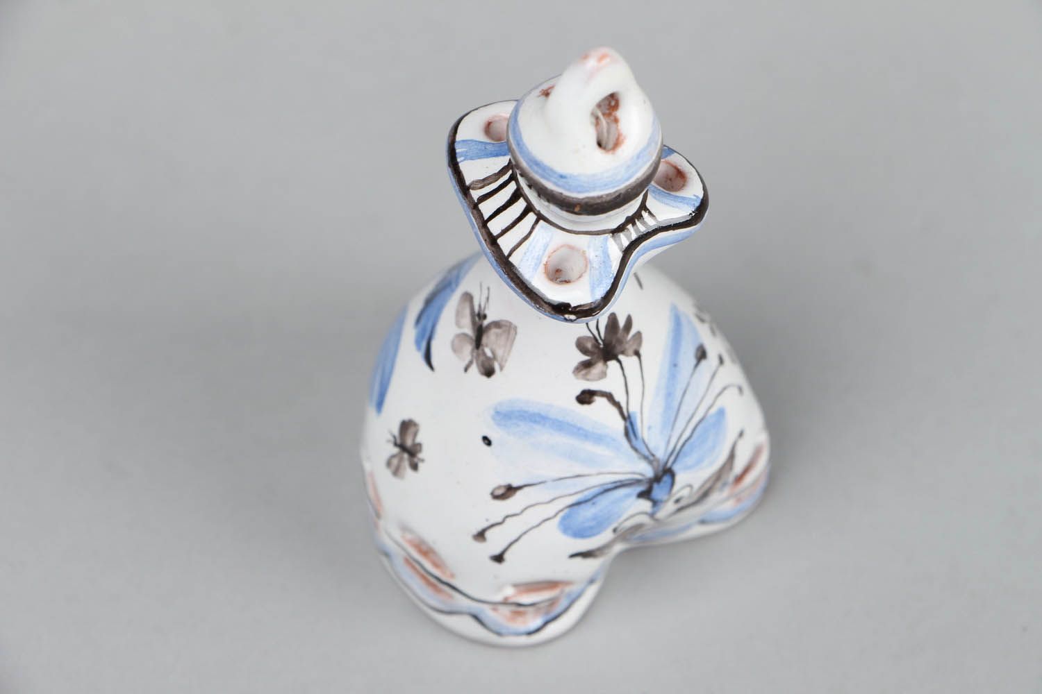 Керамический колокольчик белый с росписью эмалью для декора дома и подарка фото 2