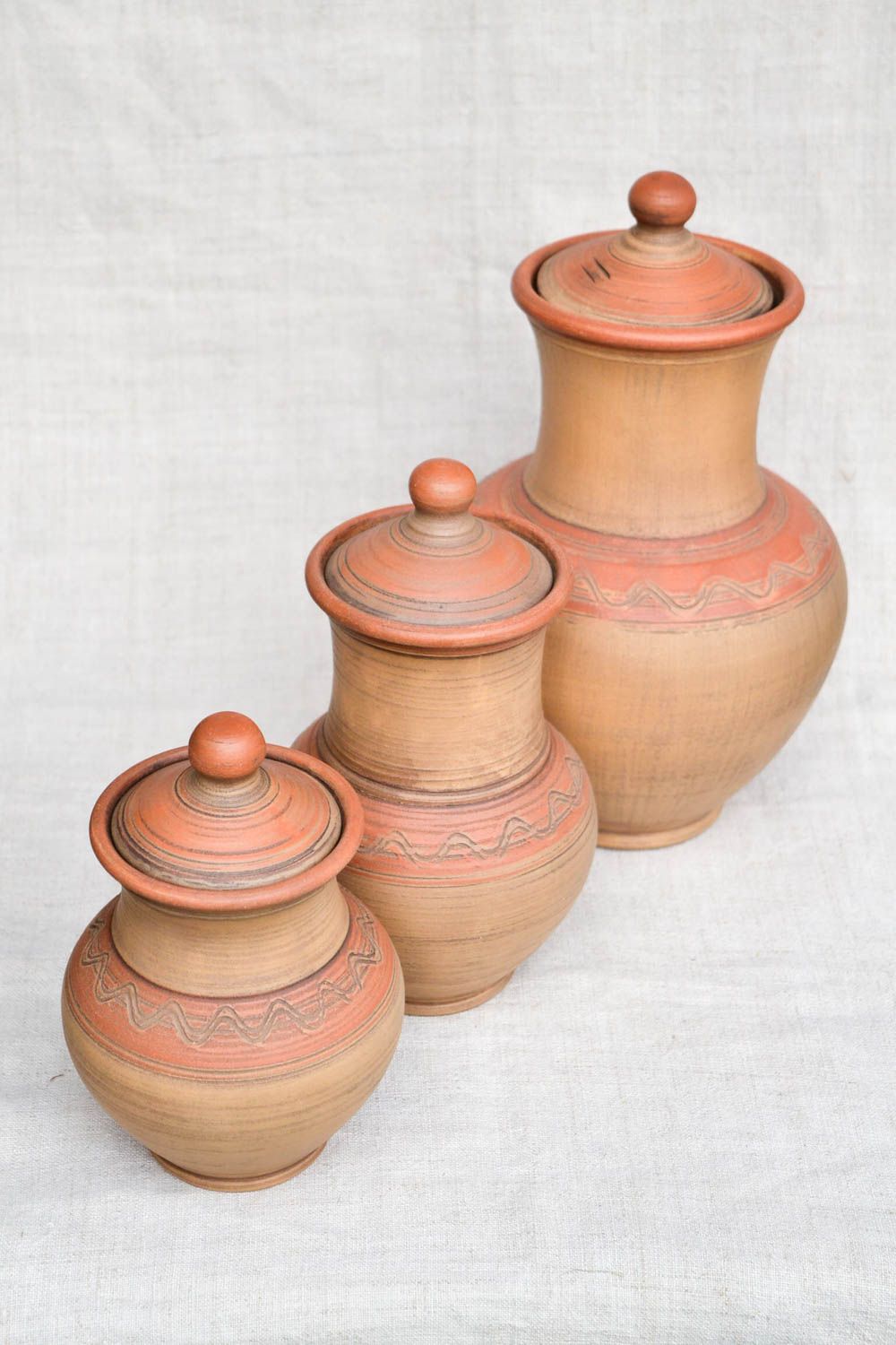 Set of 3 ceramic 100 oz, 60 oz, and 30 oz pitchers without handles with lids in terracotta color 4,5 lb photo 4