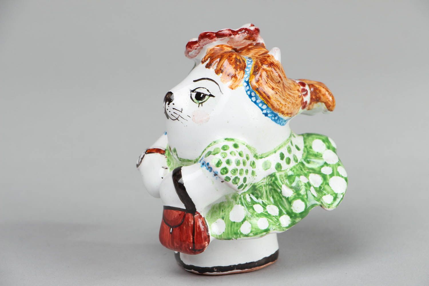 Ceramic statuette Kitty with a purse photo 2