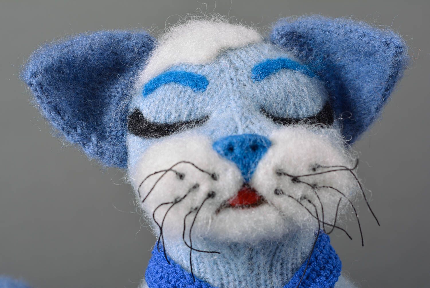 Peluche chat bleu Jouet tricot fait main en laine Cadeau enfant original photo 2