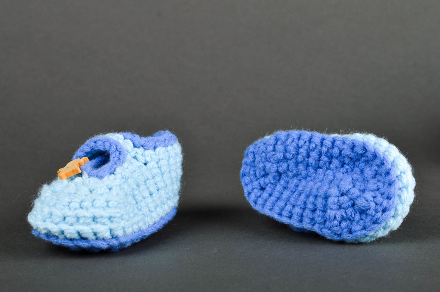 Chaussons bébé fait main Pantoufles tricot chauds bleu clair Vêtement garçon photo 2