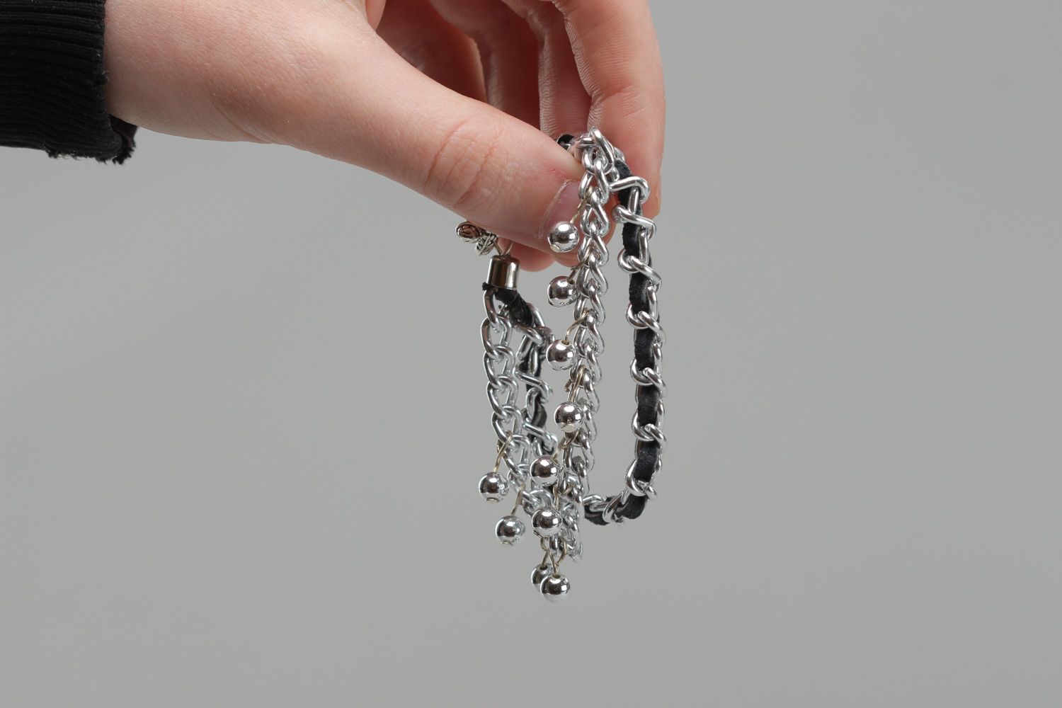 Originelles modisches handgemachtes Armband aus Metall mit Perlen und Naturleder für Frauen foto 5