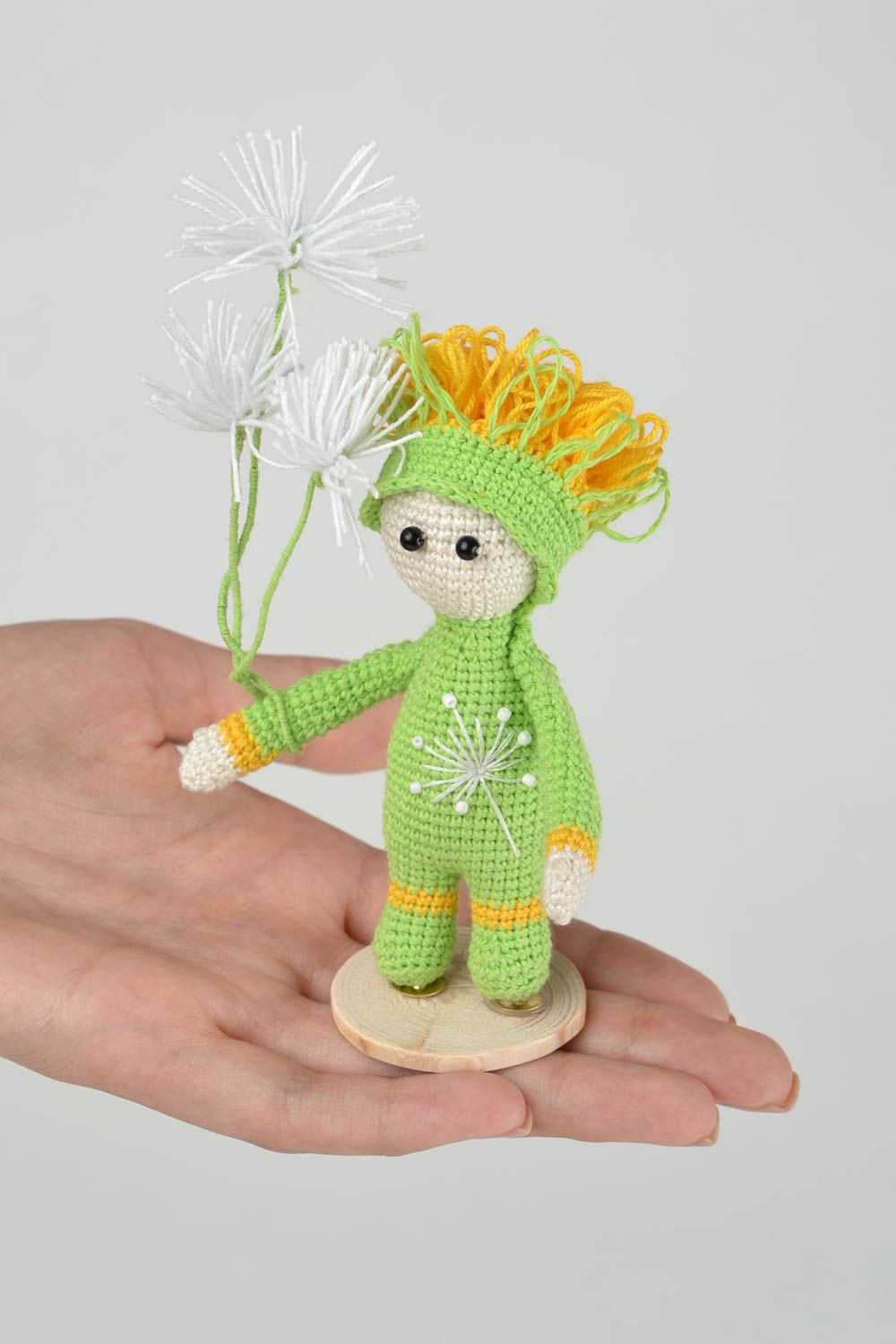 Gehäkelte Puppe handmade gehäkeltes Spielzeug Geschenkidee für Kinder weich foto 2