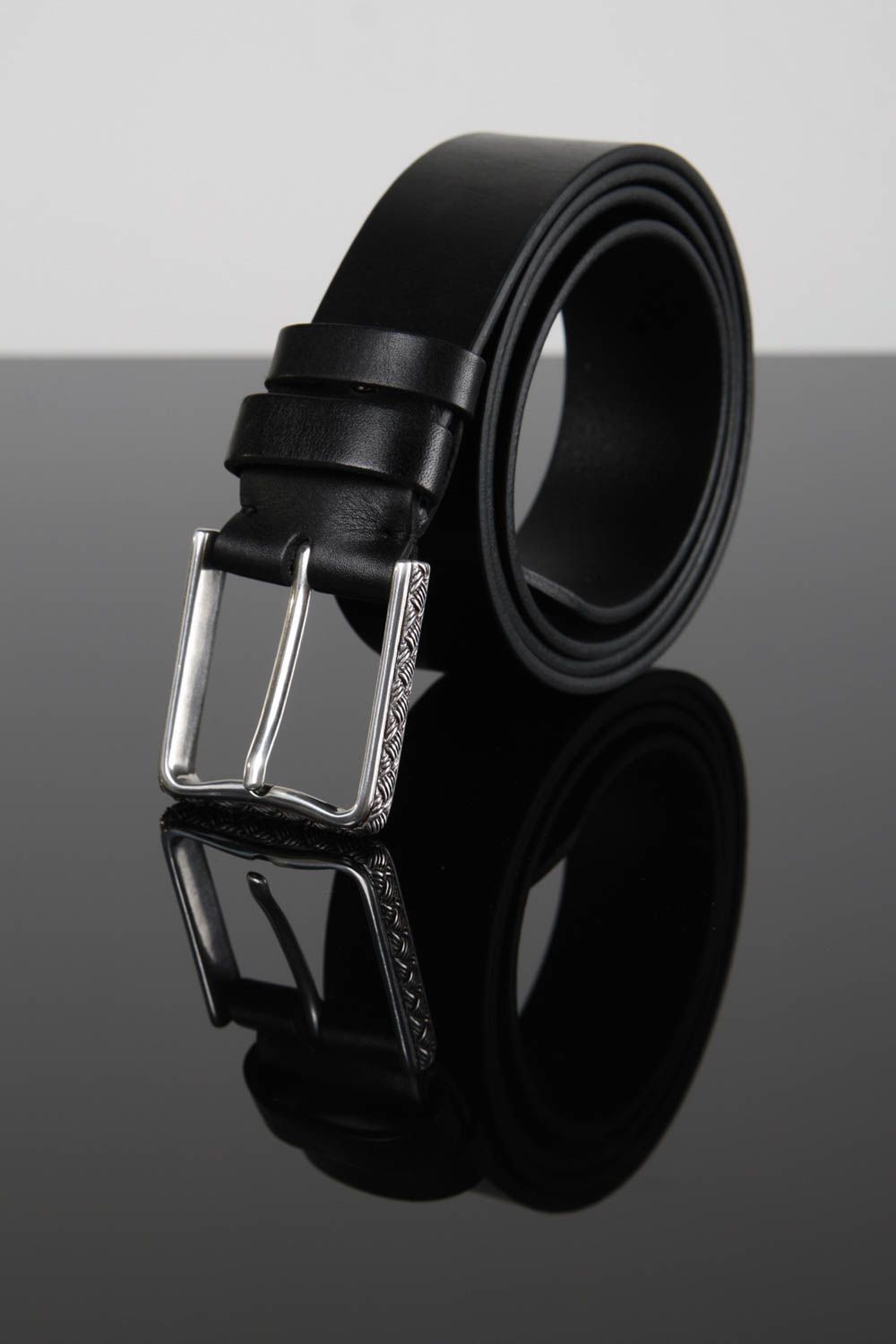Cinturón de cuero natural accesorio de moda ropa masculina hecha a mano foto 1