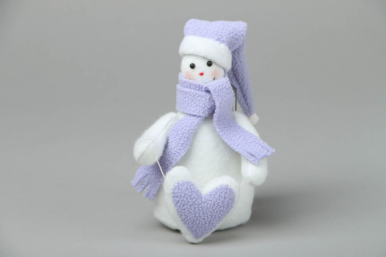 Фетровый снеговик с сердцем фото 1