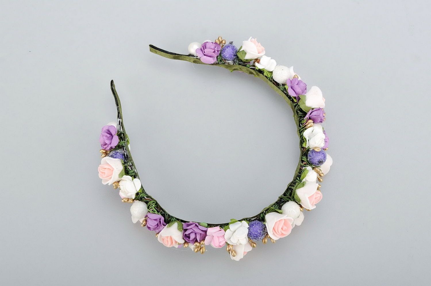 Headband with artificial roses photo 4