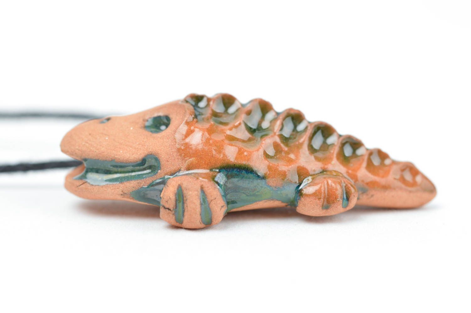 Кулон для эфирных масел в виде крокодила красивый на шнурке глиняный хэнд мейд фото 2