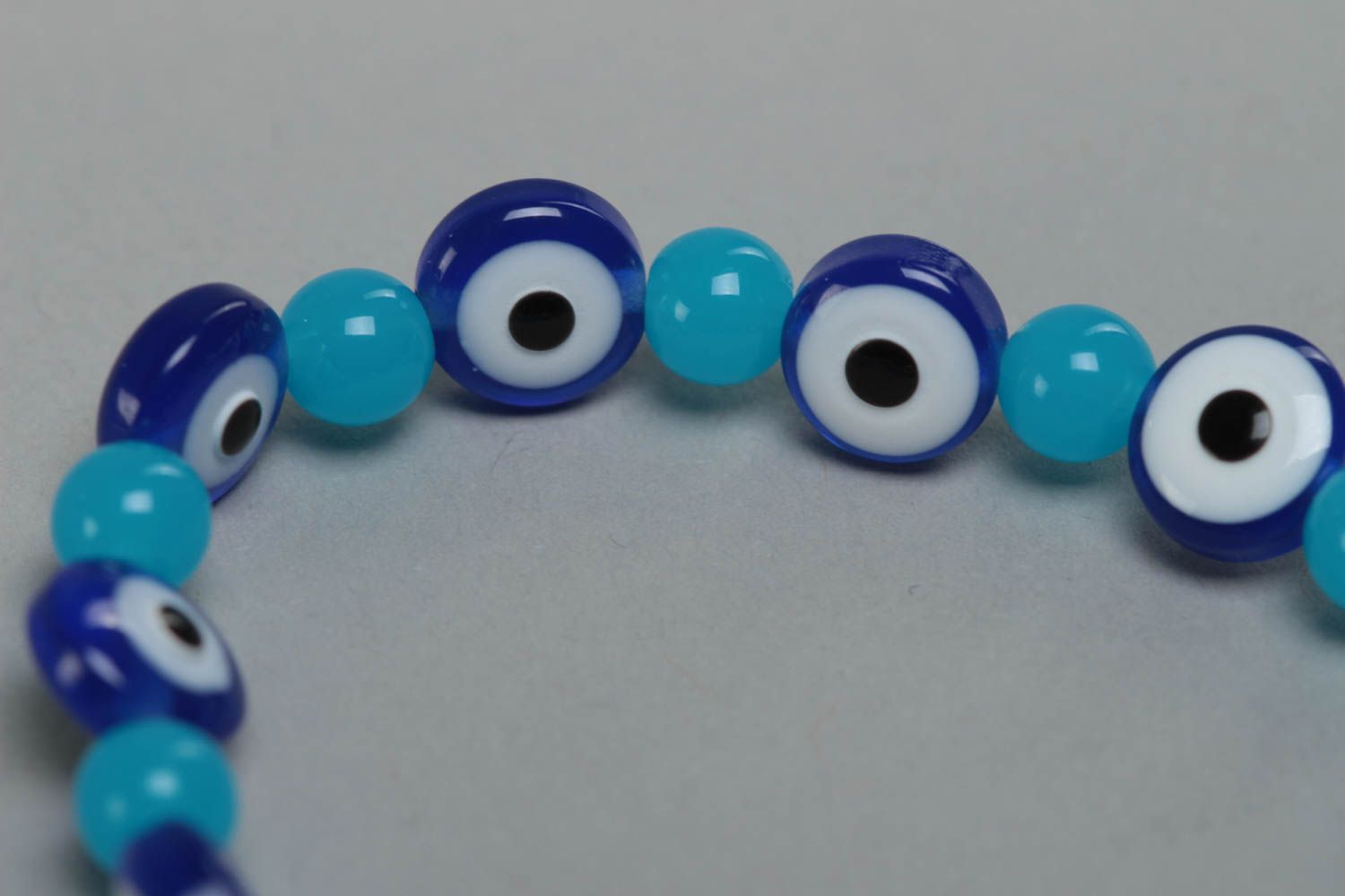 Bracelet en perles plastiques fait main pour enfant bleu original bijou photo 4
