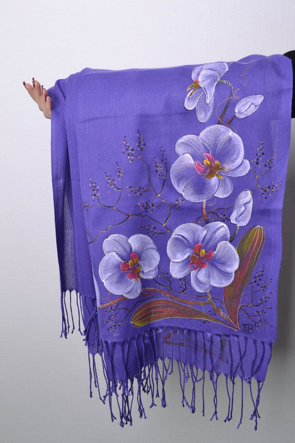 Demi-season violet cashmere shawl with flowers photo 5
