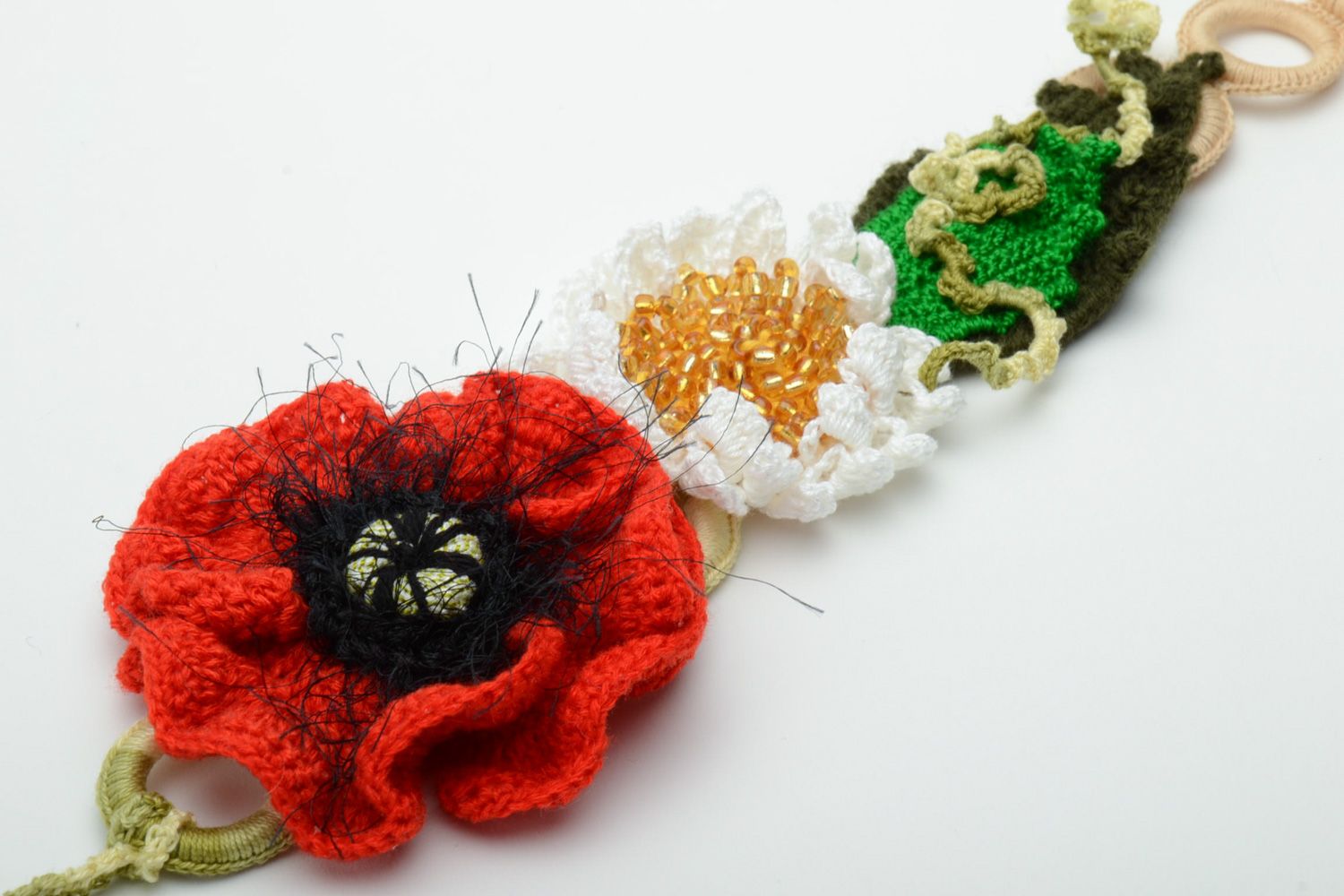 Bunter stilvoller gehäkelter Gürtel mit grellen Blumen aus Wollfäden für Frauen foto 4
