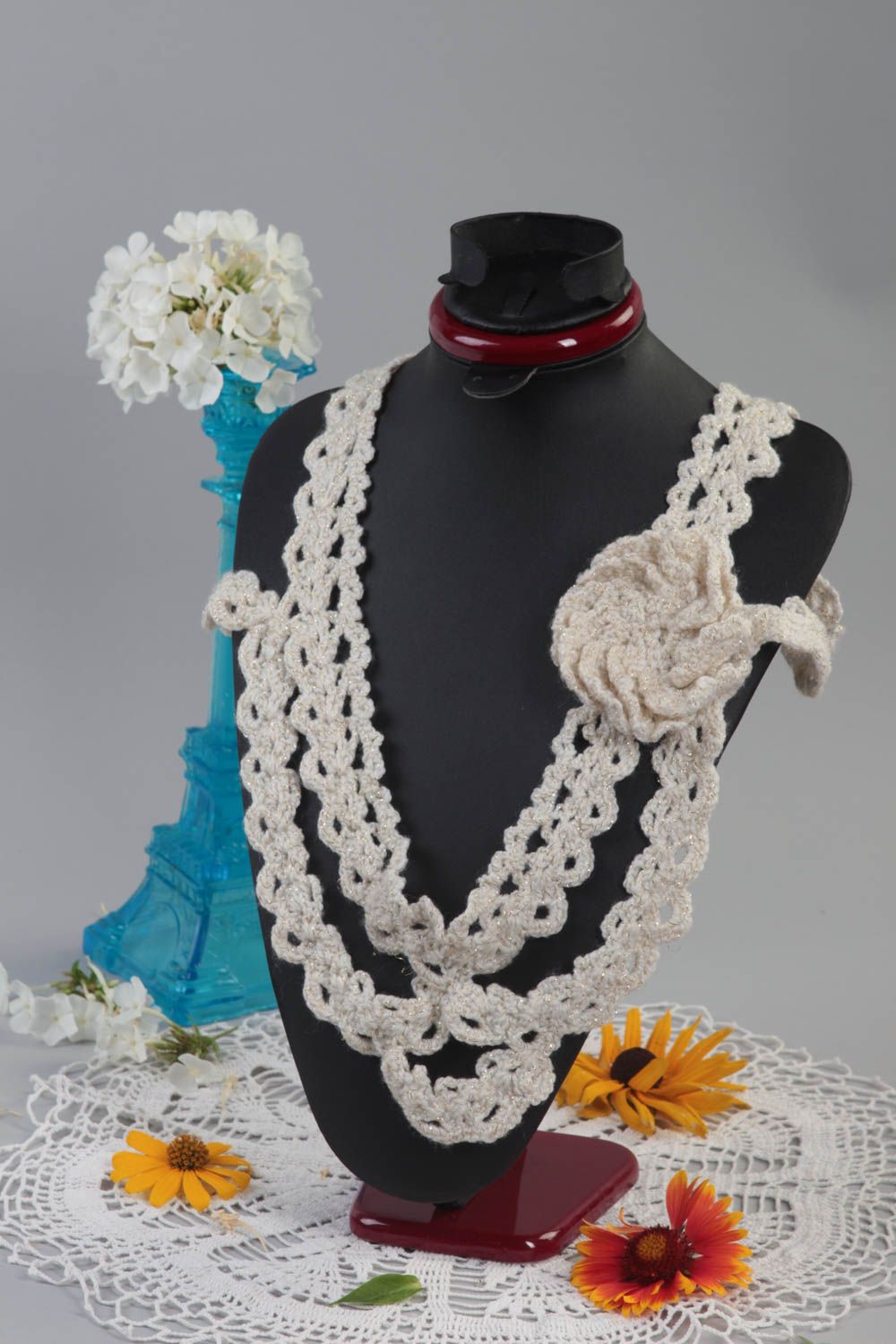 Handmade lange Halskette Häkel Accessoire Collier weiß mehrreihig mit Blume foto 1