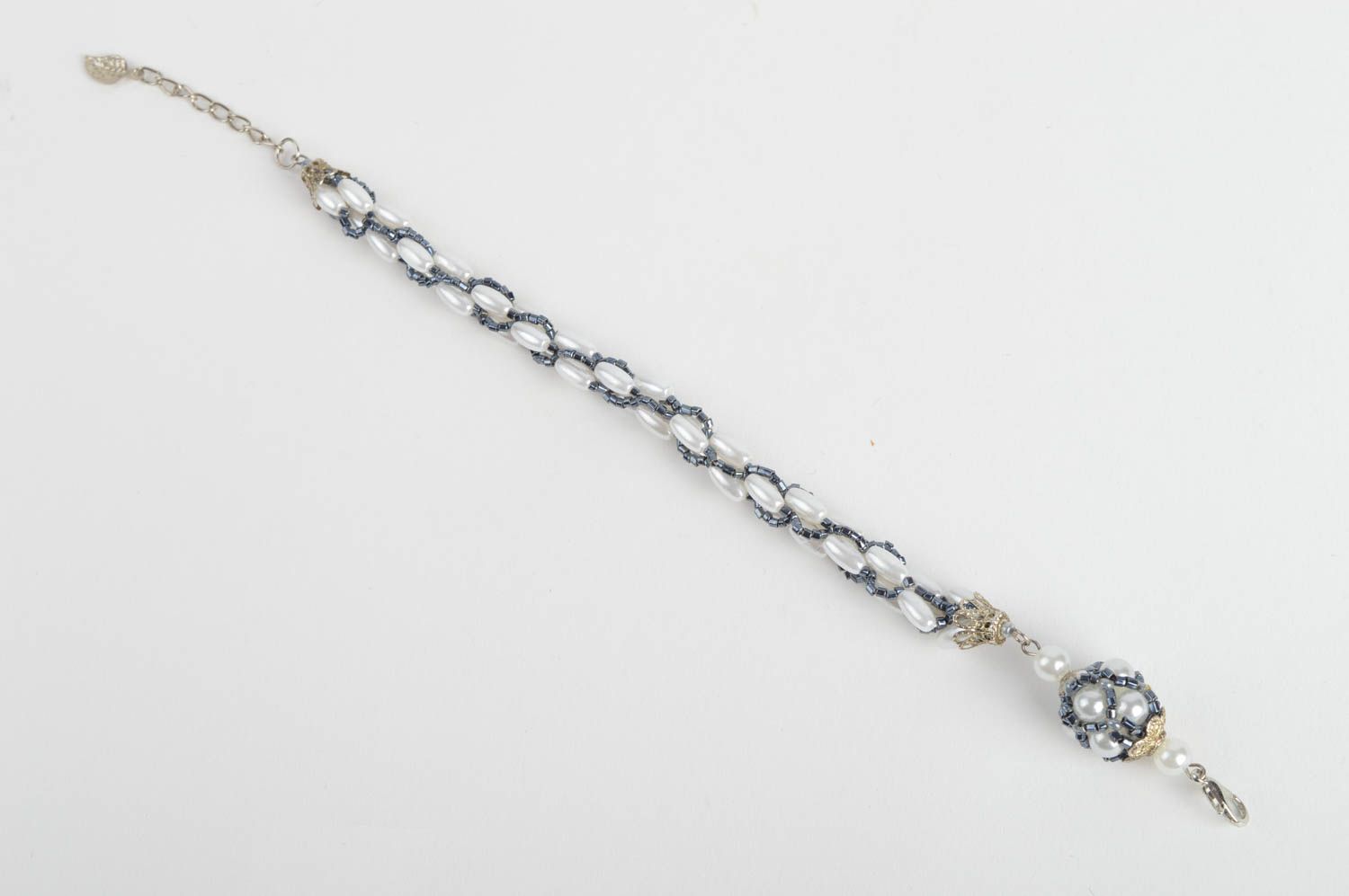 Pulsera de abalorios y perlas artificiales artesanal blanca original foto 3