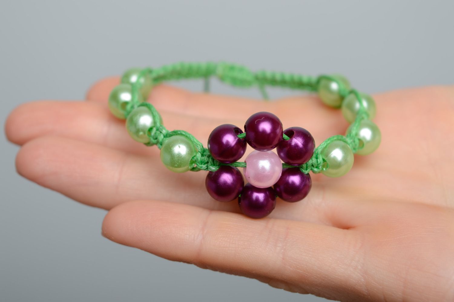 Bracelet en macramé avec perles céramiques vert fait main cadeau pour femme photo 3