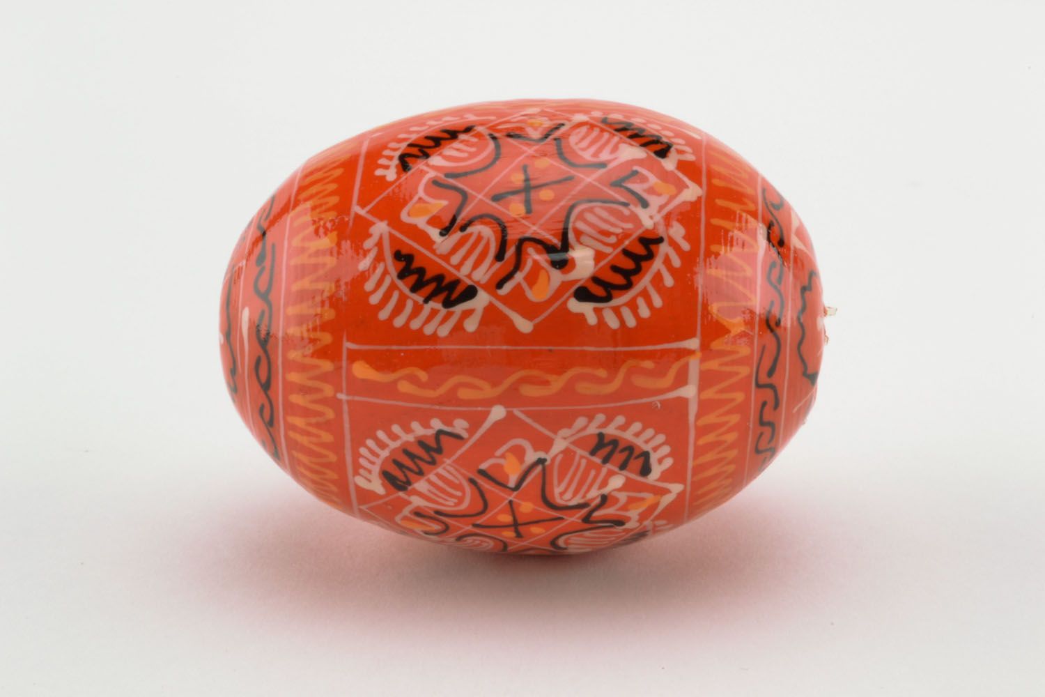 Wooden egg with painting photo 2