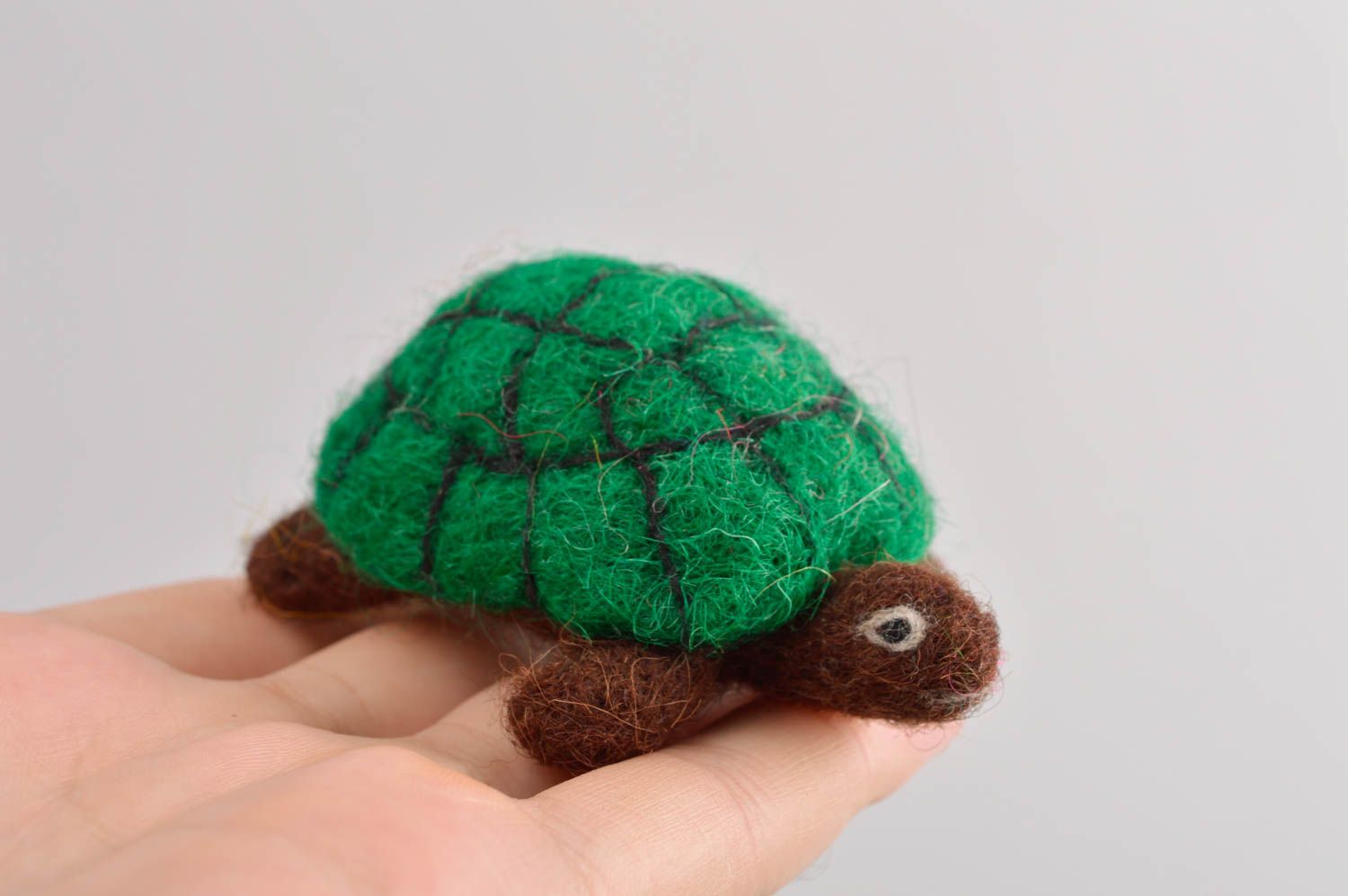 Peluche tortue fait main Jouet en laine Cadeau enfant original Déco de chambre  photo 5