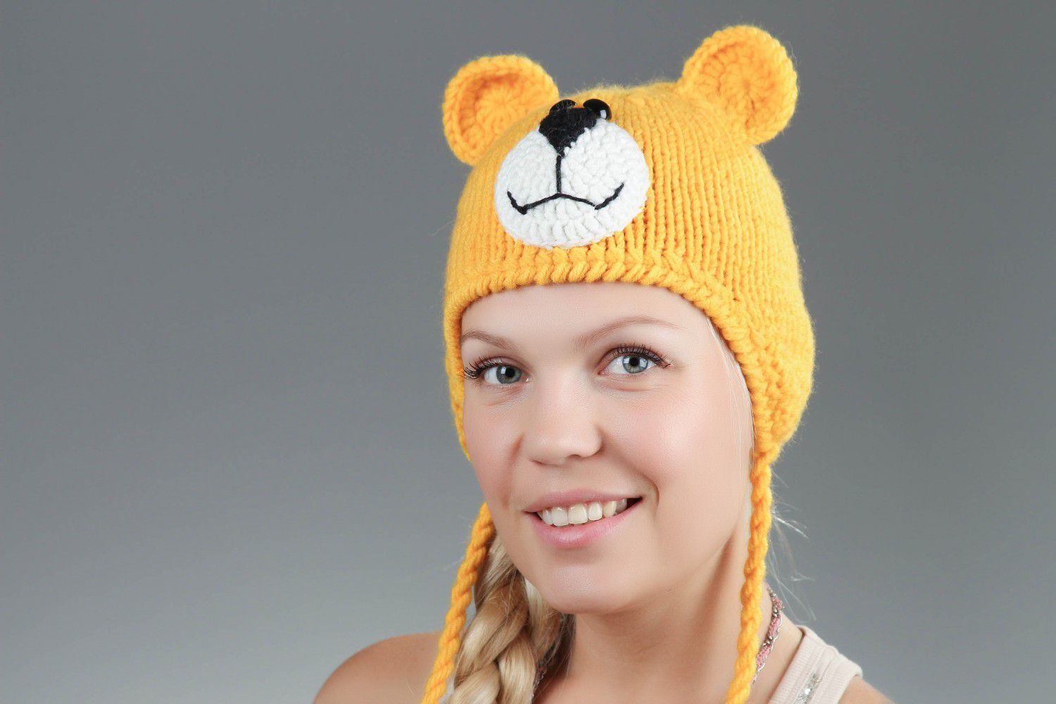 Knitted hat Bear photo 1
