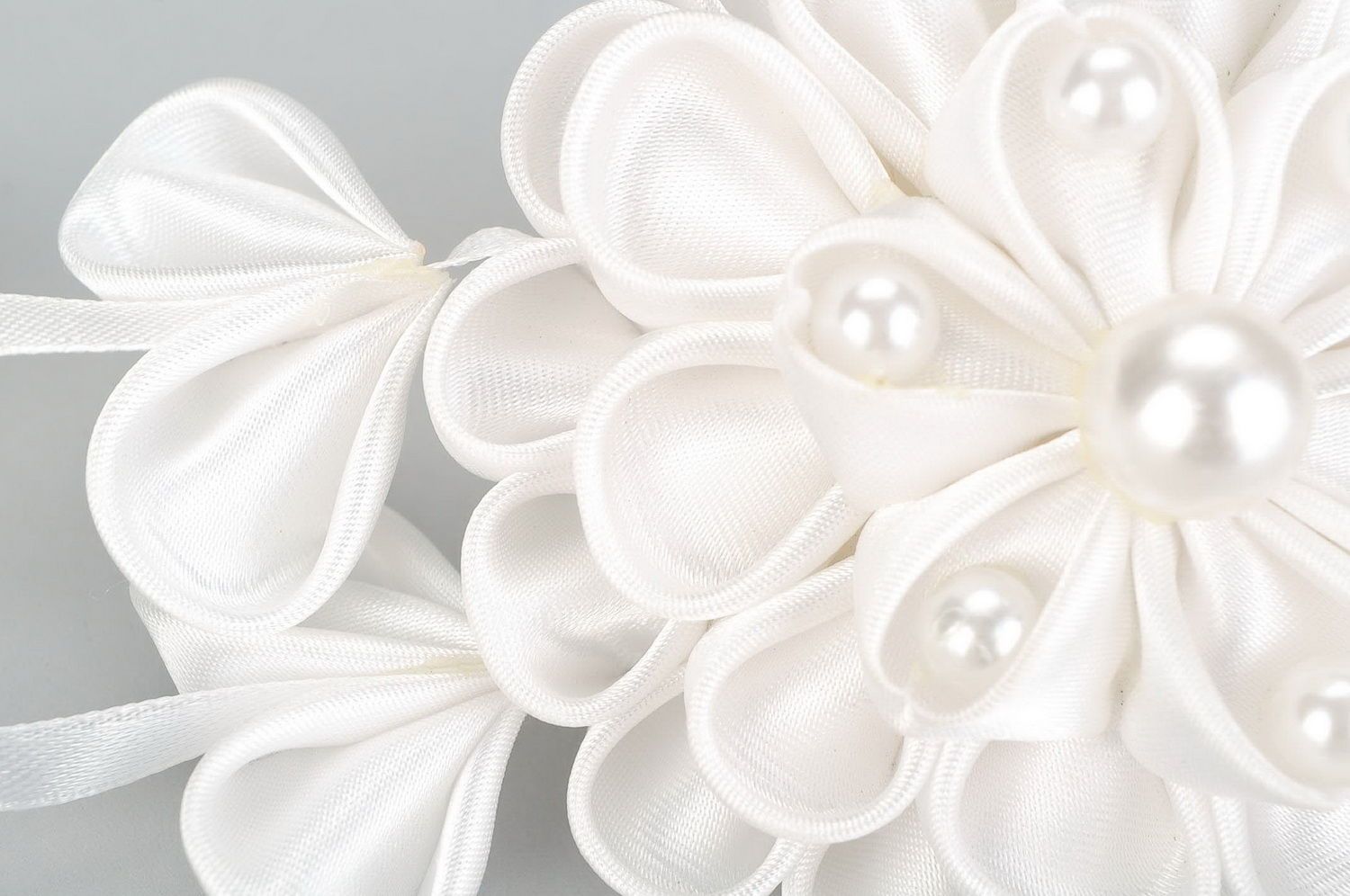 White scrunchy with flower photo 5